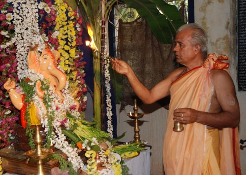 Ganesha Ashtottara Shatanamavali Telugu Lyrics. Also known as Ganesha Ashtothram or Vighneshvar Ashtottara Shatanamavali, this is the popular 108 names mantra of Lord Ganesh.